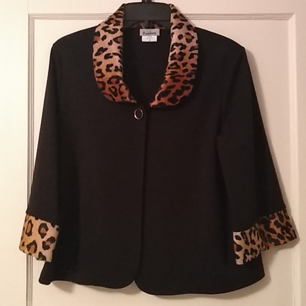 Cover up/light jacket